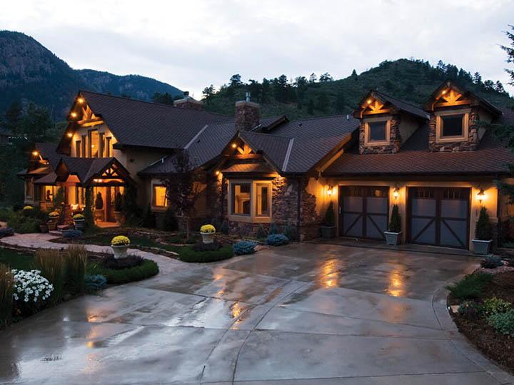 A variety of sandtone exterior windows