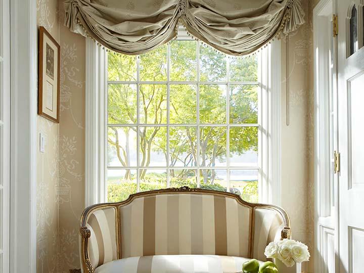White picture window & colonial grilles